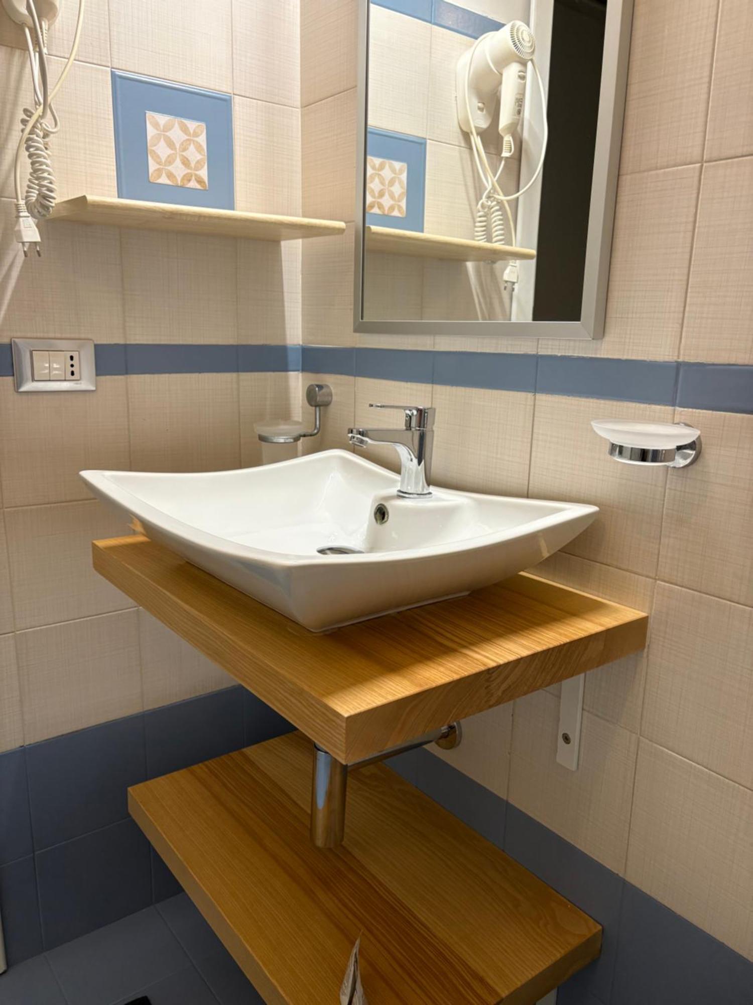 B&B Timpe Bianche Castelluzzo Bagian luar foto