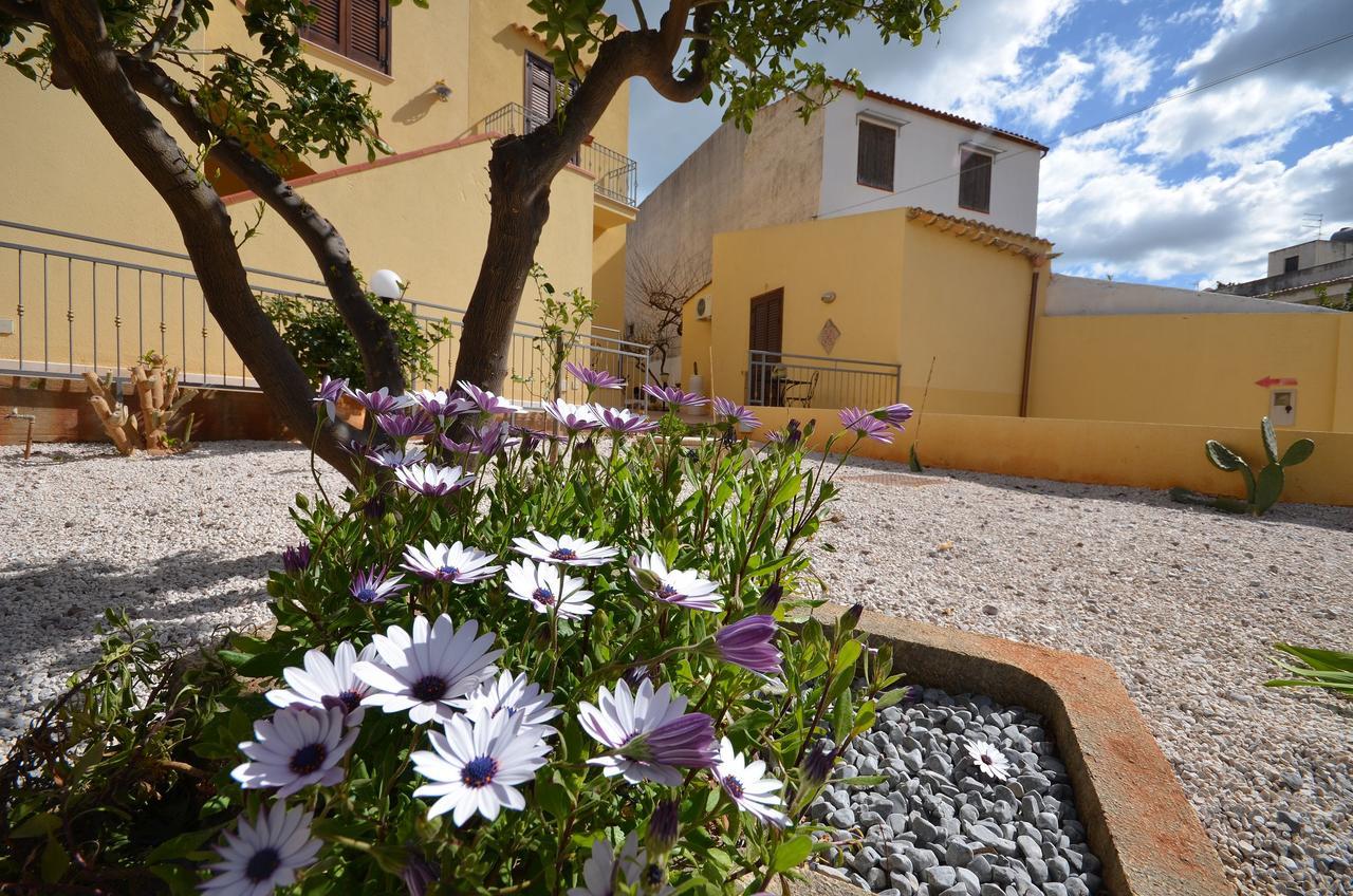 B&B Timpe Bianche Castelluzzo Bagian luar foto
