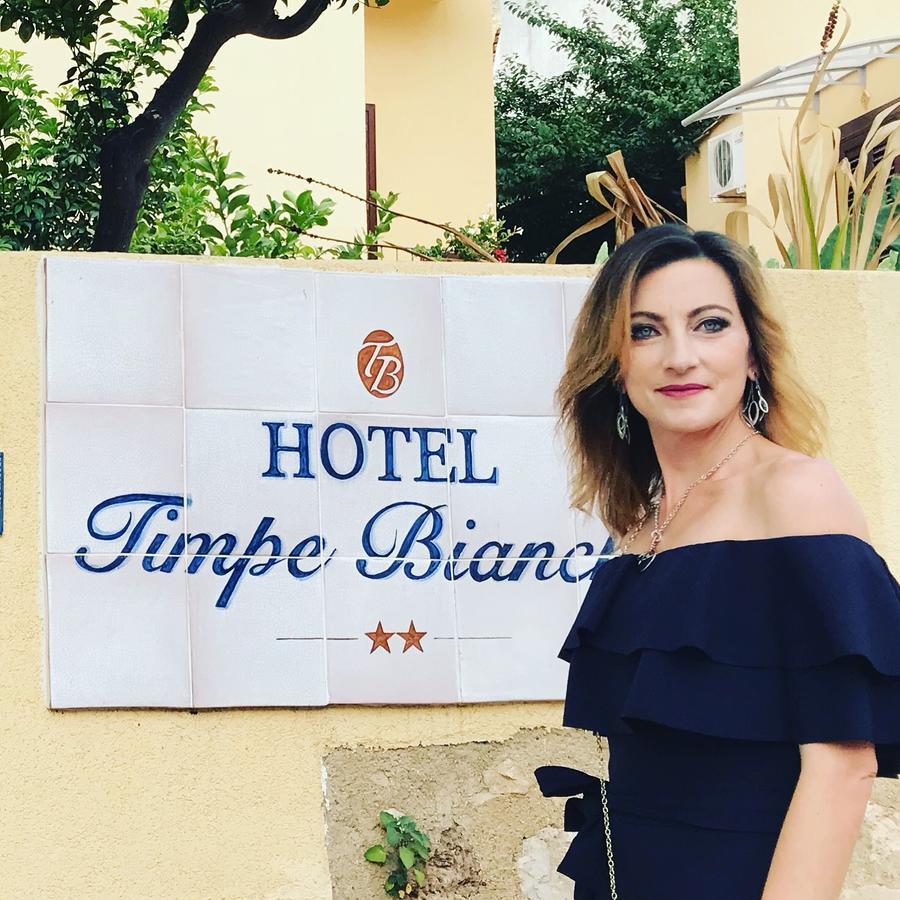 B&B Timpe Bianche Castelluzzo Bagian luar foto